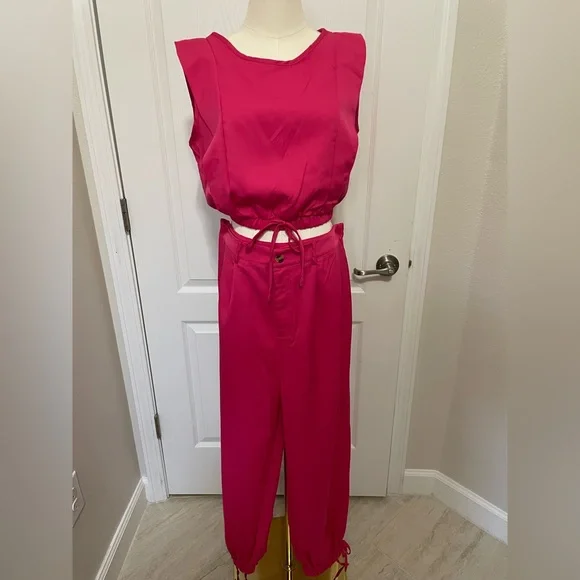 2PC Hot Pink Crop shirt and Jogger pants - Picture 3 of 14